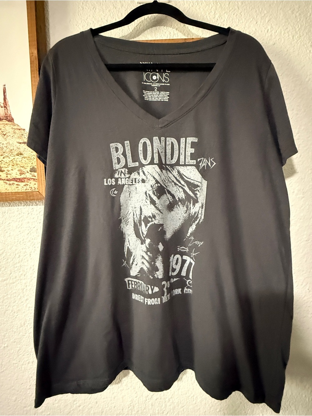 Blondie Icons Graphic Band Tee Plus Size 2 Black V-Neck Rock T-Shirt